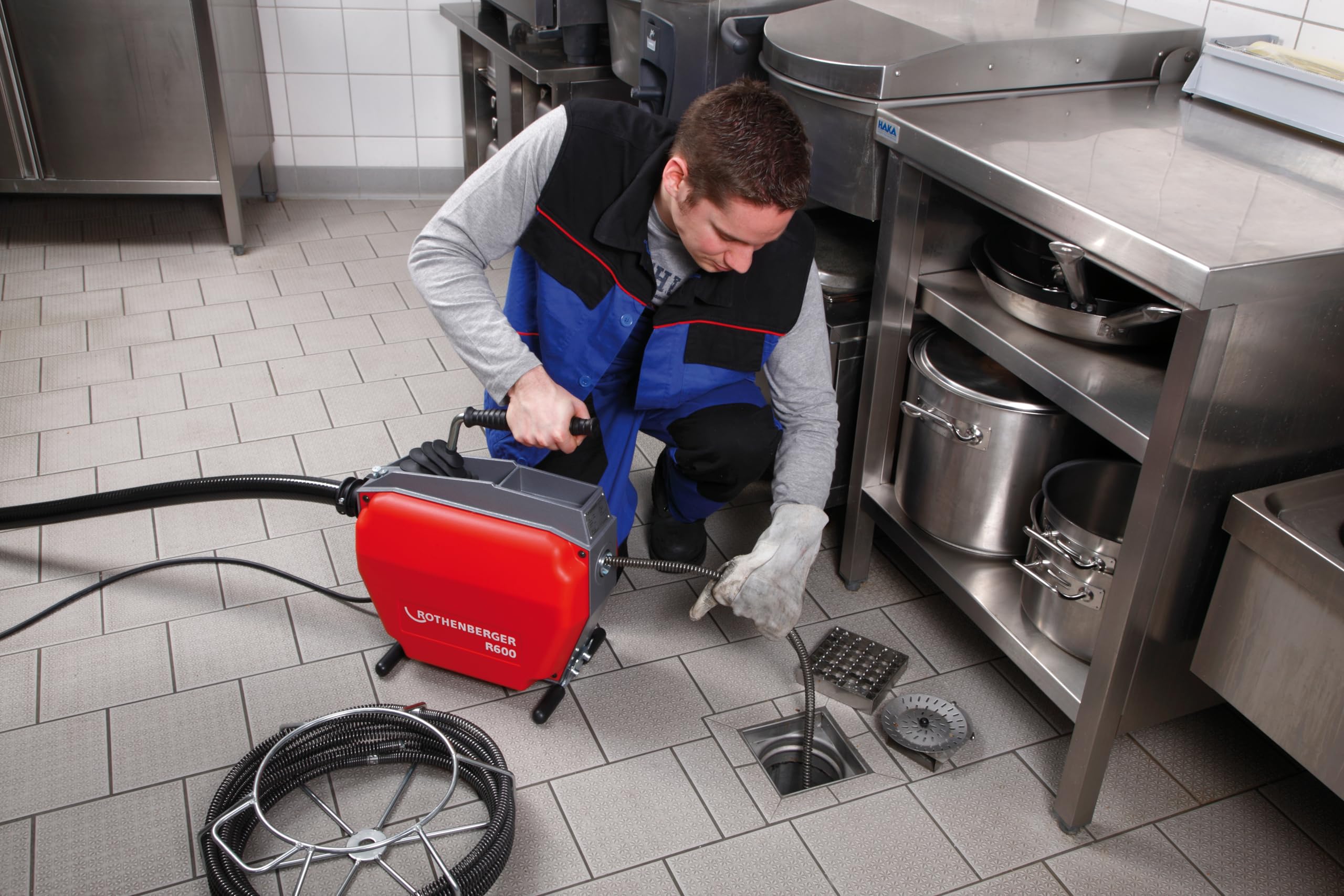 رفع گرفتگی سخت با خدمات حرفه‌ ای لوله بازکنی